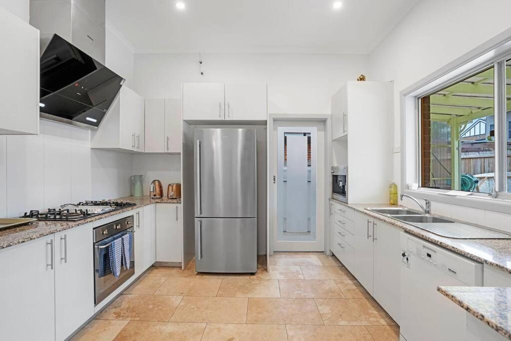 Apartment Chic 4 Bedroom House Five Dock Sydney