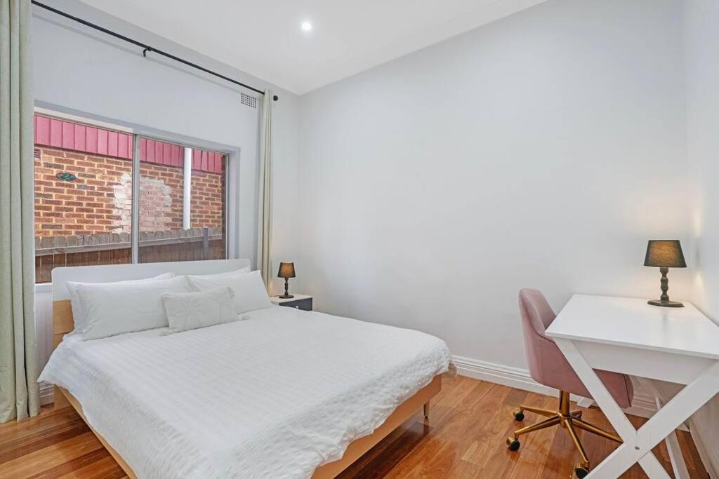 Chic 4 Bedroom House Five Dock Apartment